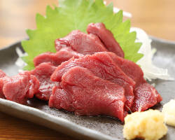 【肉料理】 串焼きや肉刺しなど肉好きには堪らない料理の数々