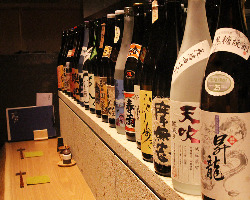 日本酒だけじゃない！銘柄焼酎も多数揃えています。