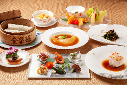 フカヒレ・北京ダックの豪華食材に舌鼓『四大珍味コース』