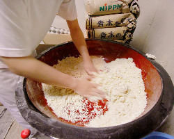 100％北海道産「御膳蕎麦粉」を贅沢に使用!熟練の業で作ります。