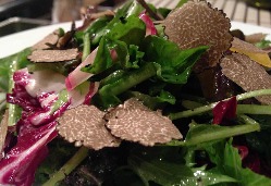 無農薬の鎌倉野菜や北海道野菜を使った各種サラダは逸品です。