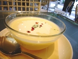 ジャガイモの冷製クリームスープ