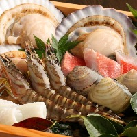 【海の幸】 新鮮さがたまらない魚介は天然物をご提供します