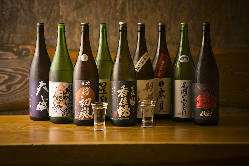 日本酒は、ショット300円、グラス580円、1合680円均一！！