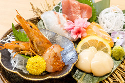 旬の鮮魚は他には無い【魚貝焼き】【寿司】をお手頃にご提供