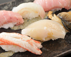 確かな素材と職人の技が光る 寿司の数々をご堪能ください