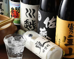 日本酒から焼酎まで酒飲みにはたまらないラインナップ。