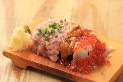 ★大人気こぼれ寿司★ 迫力・コスパ・美味しさを備えた絶品寿司