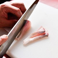 【新鮮魚介】 築地から届く旬の鮮魚を様々な調理方法でご提供