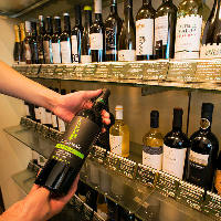 世界各国のワインを300種以上！酒屋直営だから出来る種類と価格