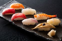 【握り寿司】 目利きのプロが厳選した魚介を職人が仕上げる