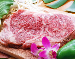 沖縄県産もとぶ牛、口のなかでとろけるような極上の味わいを堪能