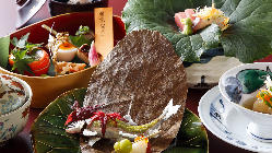 福岡の新鮮な魚介類をはじめ厳選した素材を活かした季節のお料理