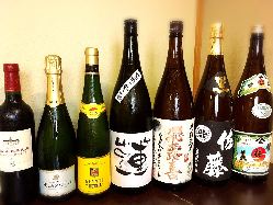 常時10種類以上！全国各地から厳選した日本酒をご用意