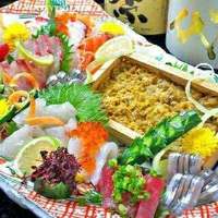 旬の魚がお皿の上に咲き誇る♪彩り鮮やかな鮮魚を堪能。