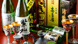 地元福岡や九州各地の日本酒・焼酎を多彩にご用意しております