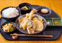 一度食べたらやみつき！天ぷら定食。