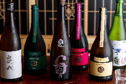日本酒は常時30種をご用意 半数は季節限定ものです