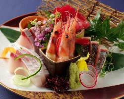 日本全国の漁港直送鮮魚。刺・煮・焼・揚お好きなスタイルで。