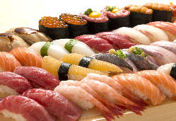 もちろん人気の食べ放題も！ 本格江戸前寿司をその場で握ります