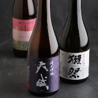 日本酒や国産ワインなど、料理と合うお酒を取り揃えております。