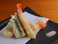 旬の厳選食材を天ぷらでいただきます。