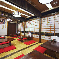 日本の風情を感じる落ち着きある和空間でご会食