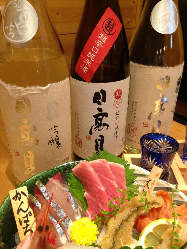 全国から魚貝に合う酒として厳選された日本酒の数々。