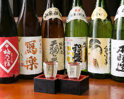 日本酒は常時40種以上 季節酒 十四代 飛露喜などございます。