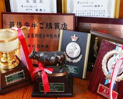 最優秀賞神戸ビーフを始め数々の名牛を競り落としてきた実績。