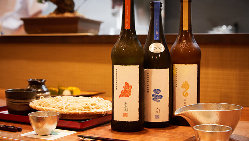 新政など全国から揃えた日本酒や本格焼酎、各種ドリンクが豊富