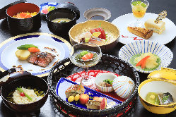 フランス料理、日本料理、和洋折衷料理、各種お弁当も承ります