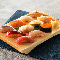 おまかせ握りは旬の食材を使用したおすすめのお寿司をご提供！