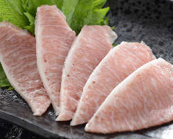 市場から仕入れる鮮度抜群の魚介！ 素材の旨味を味わって下さい