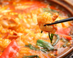 【もつ鍋】 体の芯から温まる人気の韓国鍋を是非！