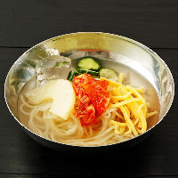 盛岡冷麺は岩手県の製麺所から取り寄せの本格派