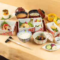 旬の食材をふんだんに使った和食料理。コースは4000円～ご用意。