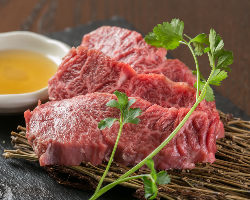 宮崎牛のじゅわーっと溢れる肉汁を堪能してください！