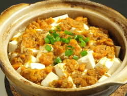 上海蟹味噌と豆腐土鍋（季節限定） 1380円