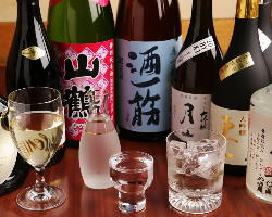 日本酒は「東一」や「月山」、ワインはドイツワインが中心。