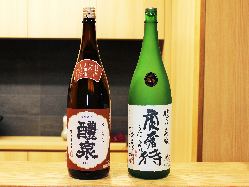和食に合う全国津々浦々の厳選した日本酒を取り揃えております。