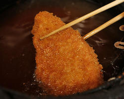 揚げ油は、「米ぬか」を原料とした三重県桑名の「米油」を使用。