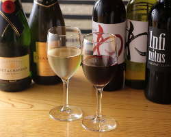 和食と相性の良いワインやお祝い事に最適なシャンパンもあります