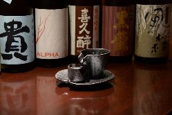 ビールはもちろん、日本酒や焼酎も豊富に揃えております