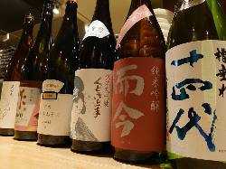 別途週替わりで旬の日本酒を常時10本ほどご提供しています。