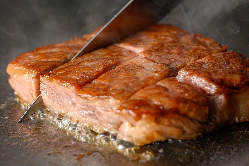 お肉はA5ランクの黒毛和牛のみを使用しています