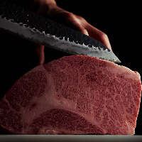 独自ルートによる仕入れで、価格を抑え上質な肉を提供可能に！