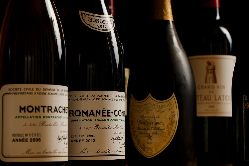 フランスを中心に世界中のワインを取り揃えてます。