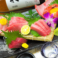 直送する新鮮食材を使った握り寿司をご堪能ください。