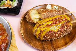 ジャンボハスドッグ(ソーセージ)+チーズ(モッチャレッラチーズ)